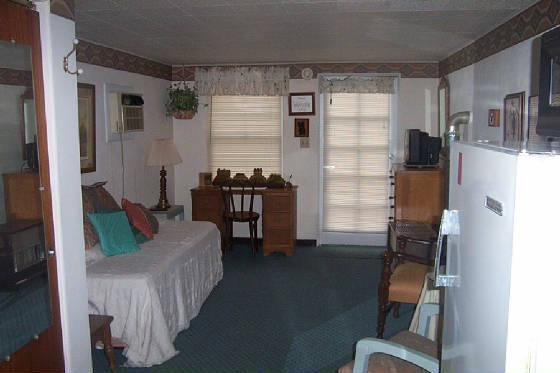 apt4tofront.jpg